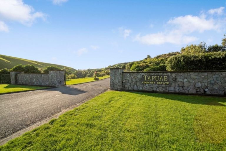 Photo of property in 2 Washer Road, Omata, New Plymouth, 4374