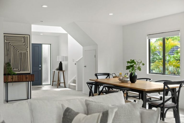 Photo of property in 2/321 Lake Road, Hauraki, Auckland, 0622