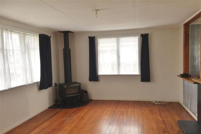 Photo of property in 38 Matipo Street, Castlecliff, Whanganui, 4501