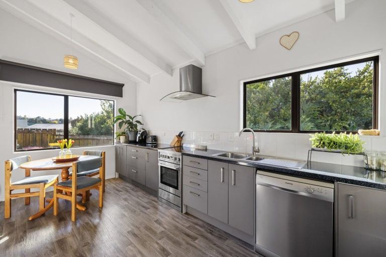 Photo of property in 2/56 Heron Avenue East, Matua, Tauranga, 3110