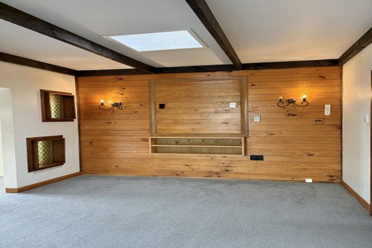 Photo of property in 98 Endeavour Street, Lyall Bay, Wellington, 6022