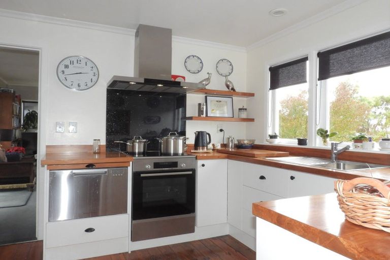 Photo of property in 12 Parsonage Road, Waimate, 7924