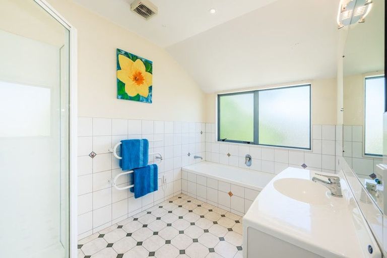 Photo of property in 206 Matai Road, Raumati Beach, Paraparaumu, 5032