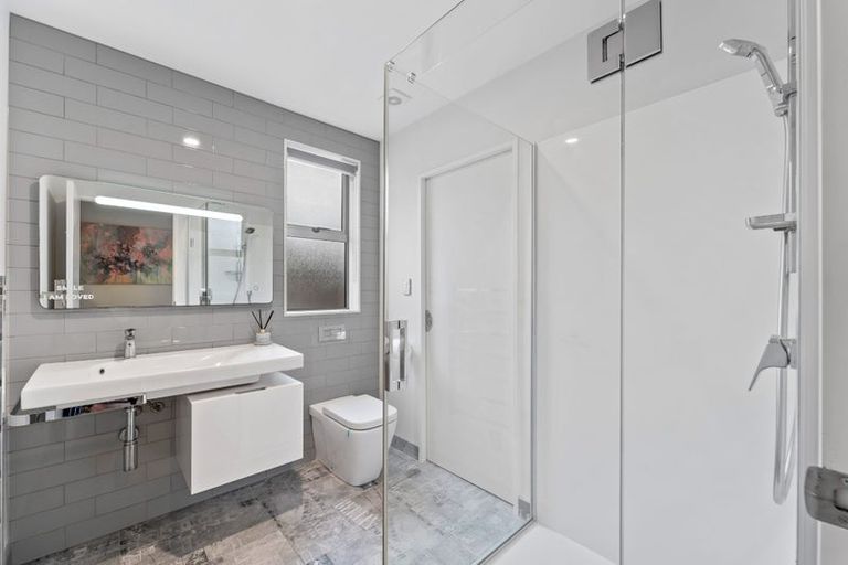 Photo of property in 18 Bella Vista Drive, Gulf Harbour, Whangaparaoa, 0930