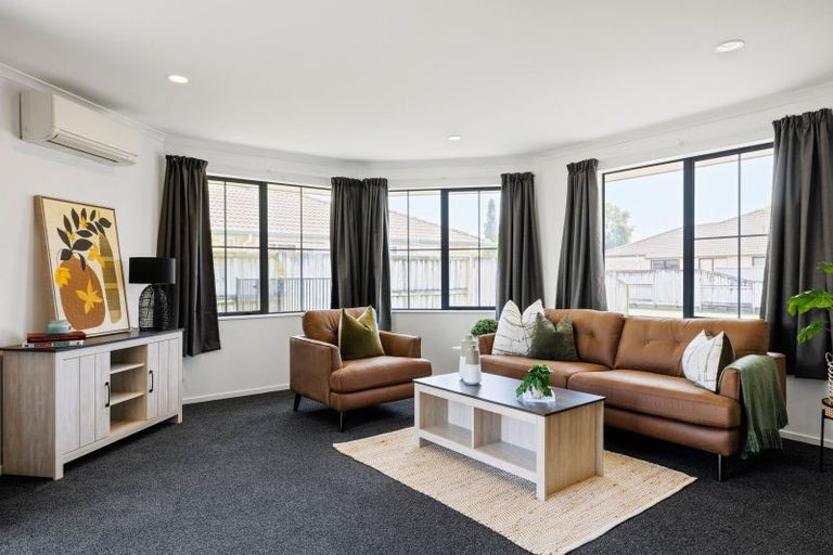 Photo of property in 15 Farnham Close, Rototuna North, Hamilton, 3210