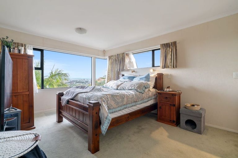 Photo of property in 56 Ribbonwood Crescent, Goodwood Heights, Auckland, 2105