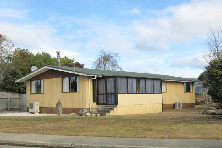 Photo of property in 35 Henry Street, Te Anau, 9600