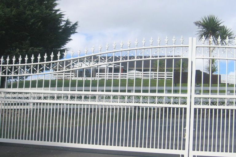 Photo of property in 270 Normandale Road, Normandale, Lower Hutt, 5010