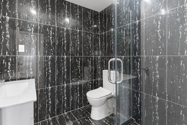 Photo of property in 11a Kirikiri Drive, Papakura, 2110