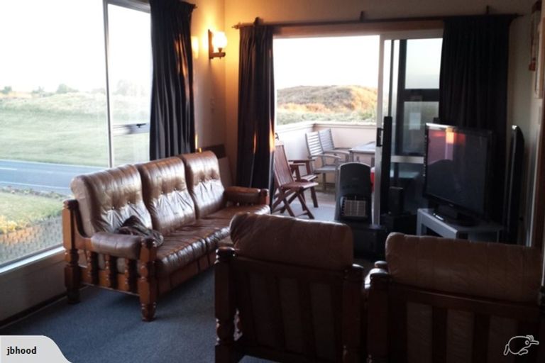 Photo of property in 828a Papamoa Beach Road, Papamoa Beach, Papamoa, 3118