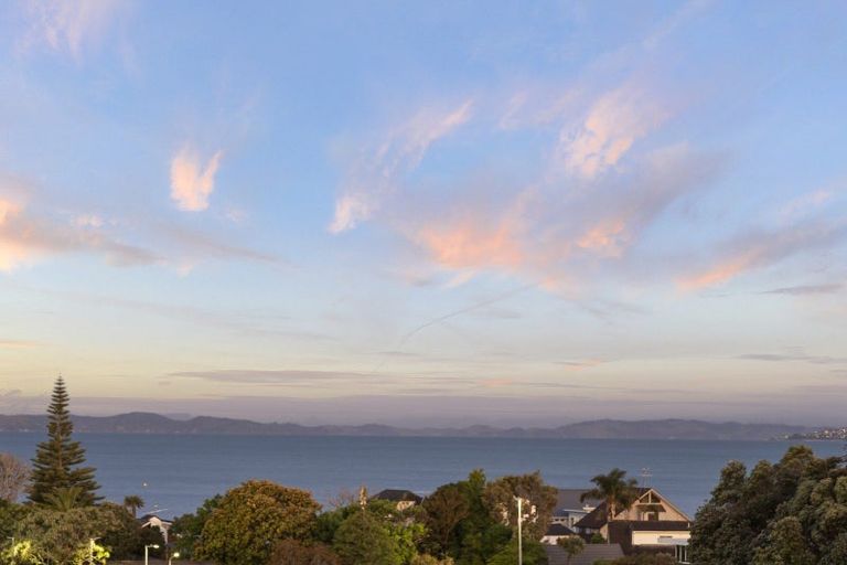 Photo of property in 10 Mccrystal Avenue, Bucklands Beach, Auckland, 2012