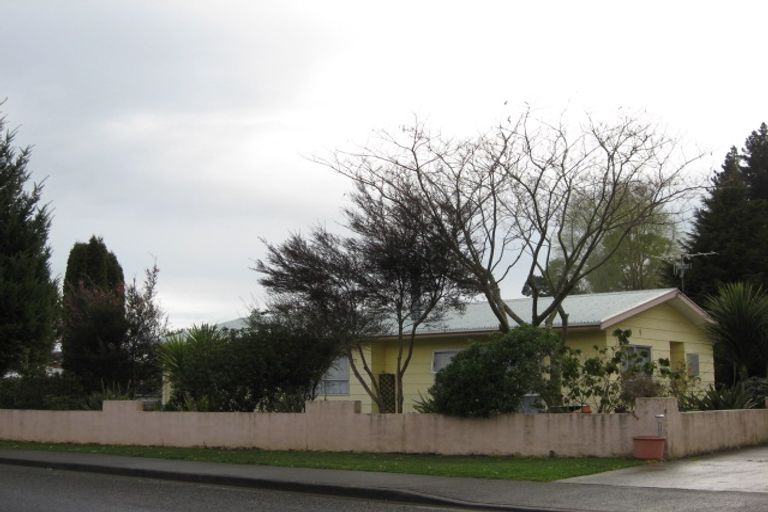 Photo of property in 77 Meihana Street, Takaka, 7110