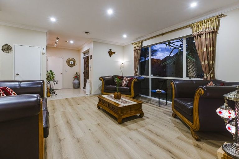 Photo of property in 12 Janway Avenue, Flat Bush, Auckland, 2016