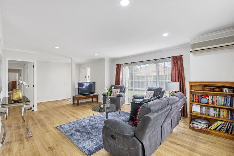 Photo of property in 47 Palmcrest Grove, Highland Park, Auckland, 2010