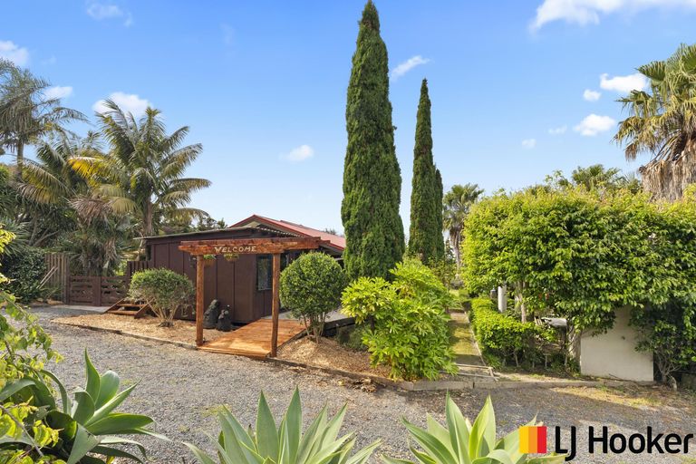 Photo of property in Glenbrook Beach Road, Glenbrook, 2681