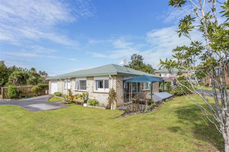 Photo of property in 11 Munroe Road, Ranui, Auckland, 0612