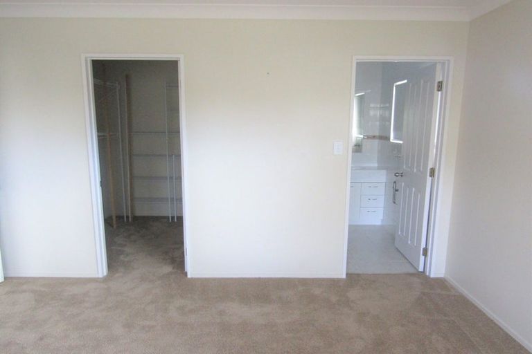 Photo of property in 3/41 Okura River Road, Okura, Albany, 0792