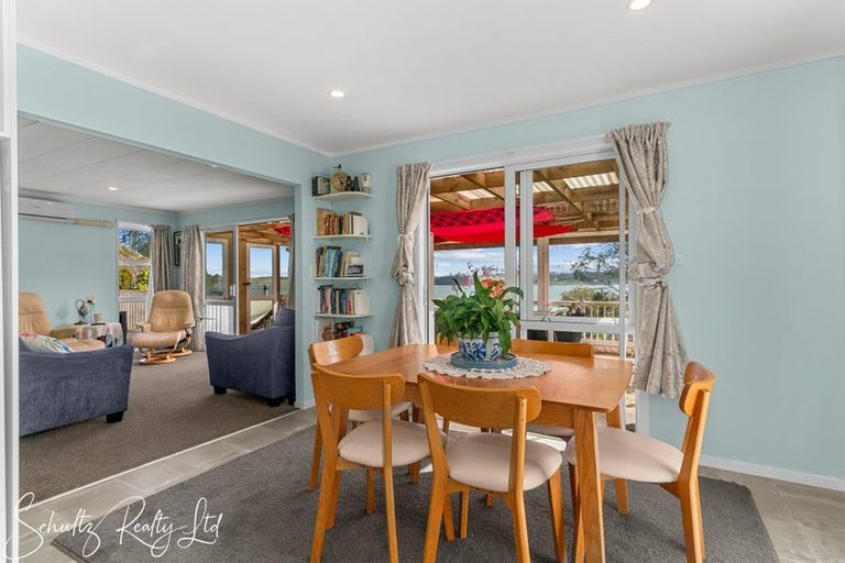 Photo of property in 10 Oxford Street, Whakapirau, Maungaturoto, 0583