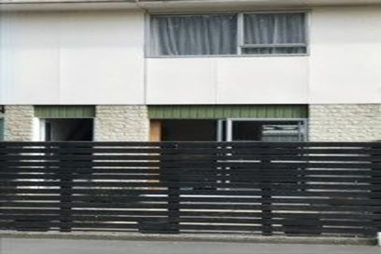 Photo of property in 2/14 Church Square, Addington, Christchurch, 8024