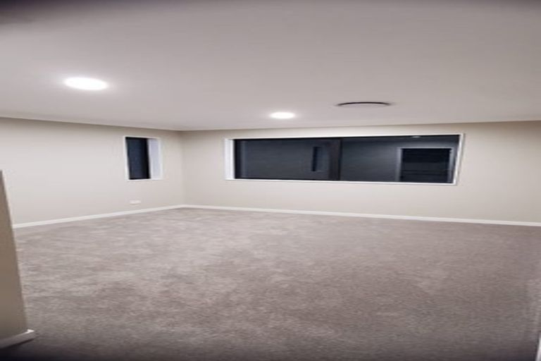 Photo of property in 30 Godfrey Drive, Orewa, 0931