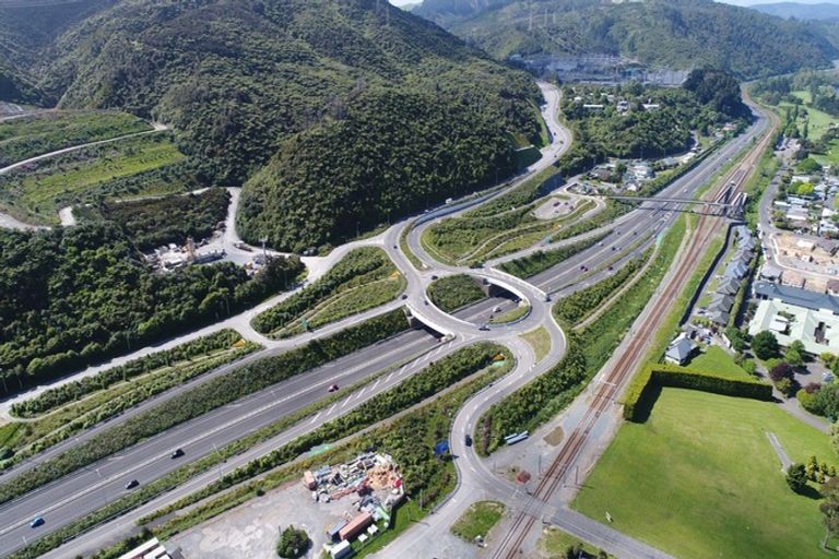 Photo of property in 1 Benmore Crescent, Pyes Pa, Tauranga, 3112