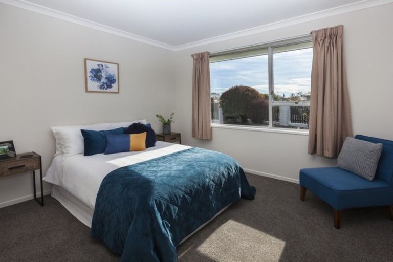 Photo of property in 40 Niven Street, Avondale, Christchurch, 8061