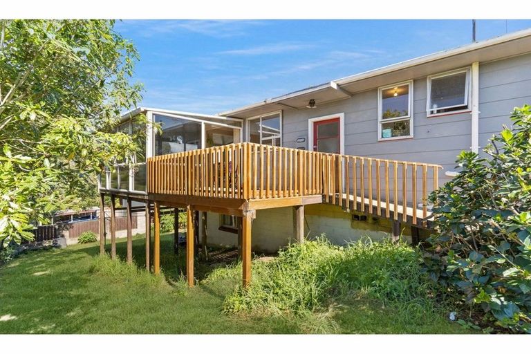 Photo of property in 24 Leaver Place, Weymouth, Auckland, 2103