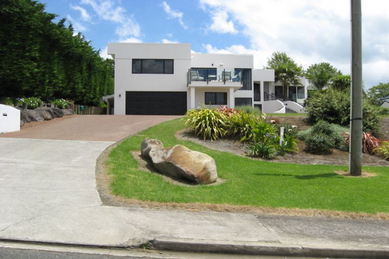 Photo of property in 99 Anzac Road, Pukekohe, 2120