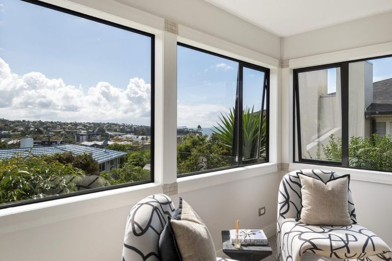 Photo of property in 34 Browns Bay Road, Rothesay Bay, Auckland, 0630