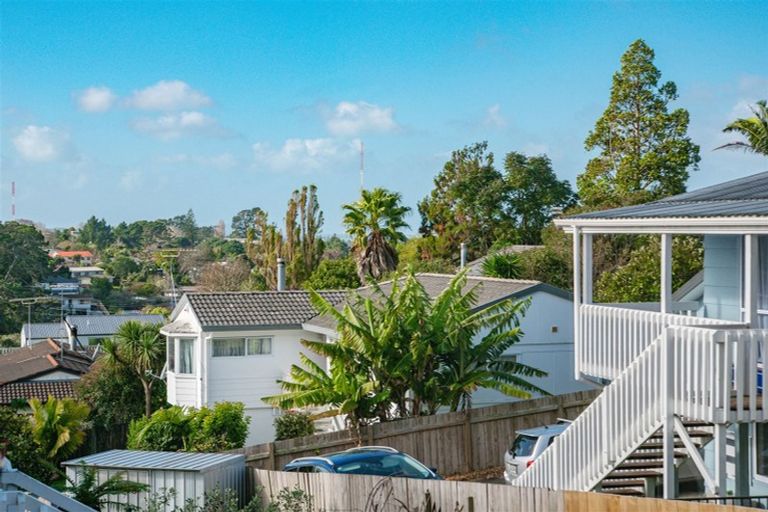 Photo of property in 18a Kearney Place, Massey, Auckland, 0614