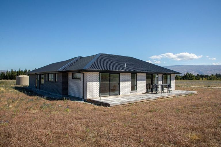 Photo of property in 21 Thyme Fields Road, Springvale, 9393