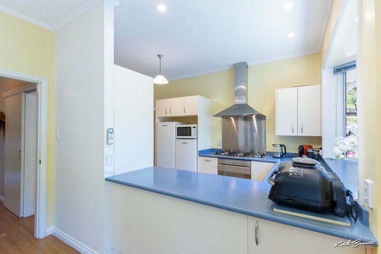 Photo of property in 33 Elmslie Road, Pinehaven, Upper Hutt, 5019