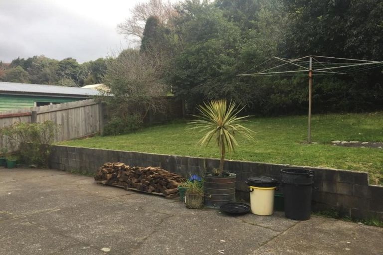 Photo of property in 8a Bledisloe Crescent, Wainuiomata, Lower Hutt, 5014