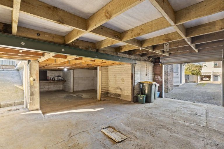 Photo of property in 16 Bulteel Street, New Plymouth, 4310