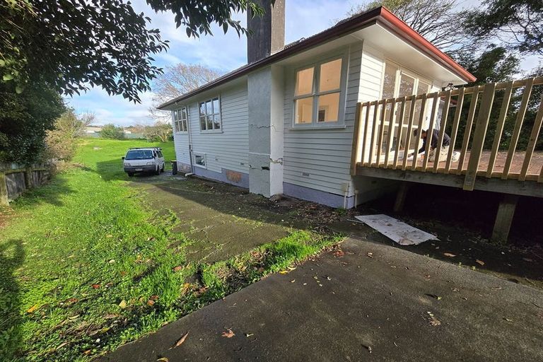Photo of property in 17 Collingwood Road, Waiuku, 2123