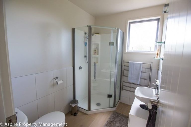 Photo of property in 92 Pemberton Avenue, Bayview, Auckland, 0629