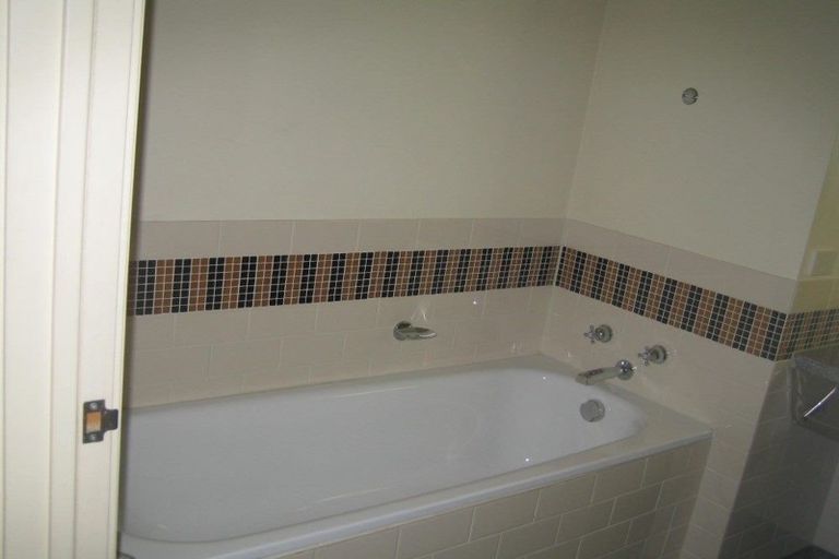 Photo of property in The Heritage Hotel Apartments, 650/35 Hobson Street, Auckland Central, Auckland, 1010