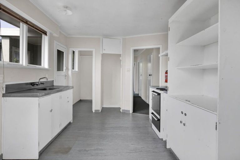 Photo of property in 19 Oranga Street, Marfell, New Plymouth, 4310