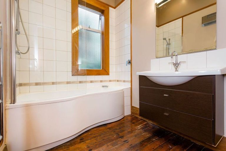 Photo of property in 30 Coughtrey Street, Saint Clair, Dunedin, 9012