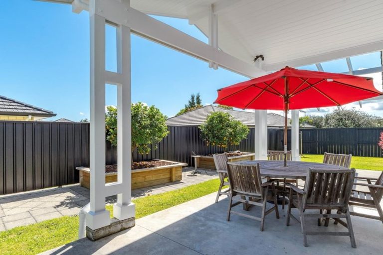 Photo of property in 37 Glenmonarch Place, Pyes Pa, Tauranga, 3112