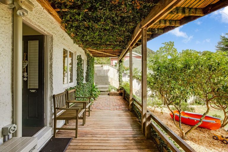 Photo of property in 20 Tawa Street, Eastbourne, Lower Hutt, 5013