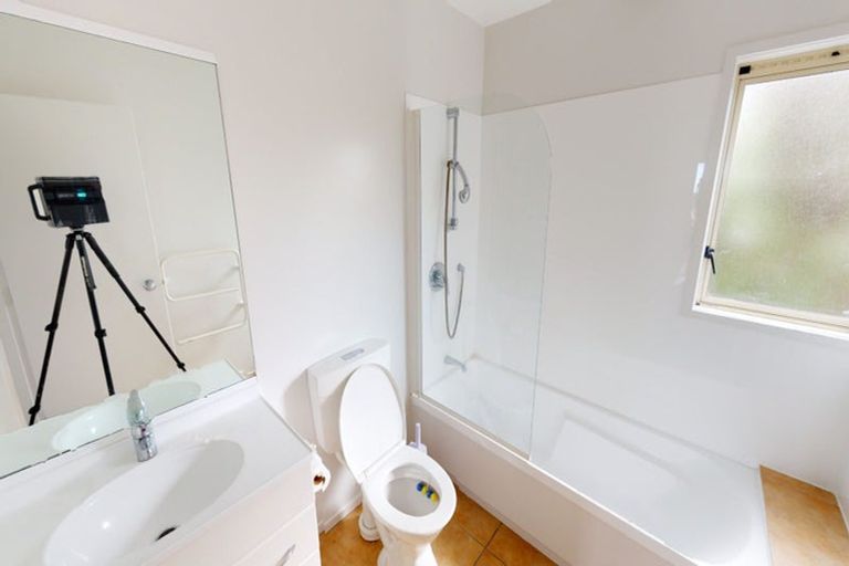 Photo of property in 74 Dress Circle, Newlands, Wellington, 6037