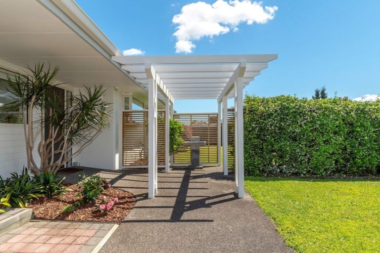 Photo of property in 37 Glenmonarch Place, Pyes Pa, Tauranga, 3112