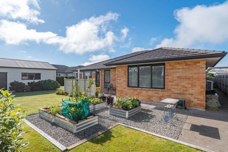 Photo of property in 13 Feist Street, Carterton, 5713