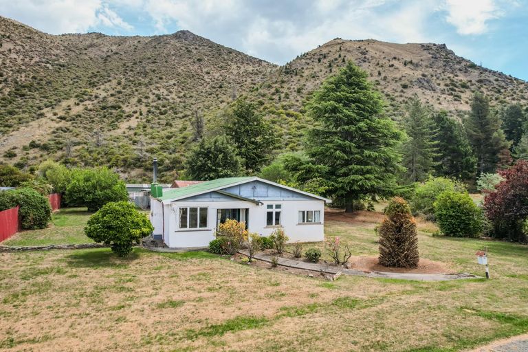 Photo of property in 103 Bledisloe Street, Kurow, 9435