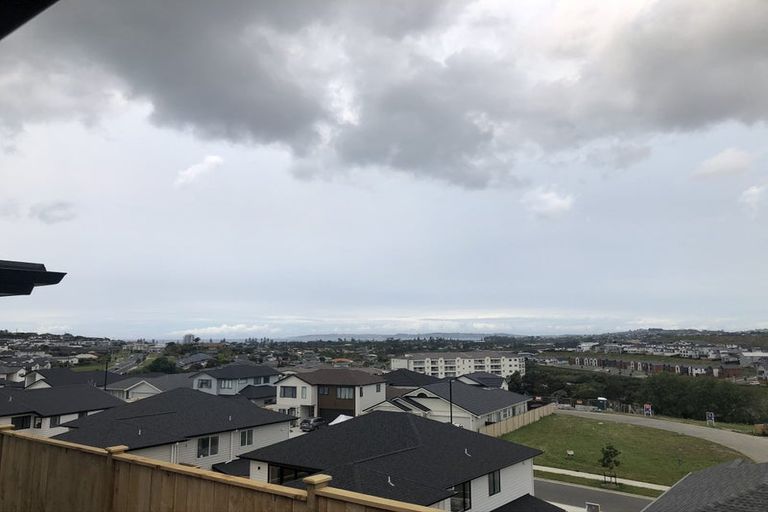 Photo of property in 9 Davey Crescent, Orewa, 0931