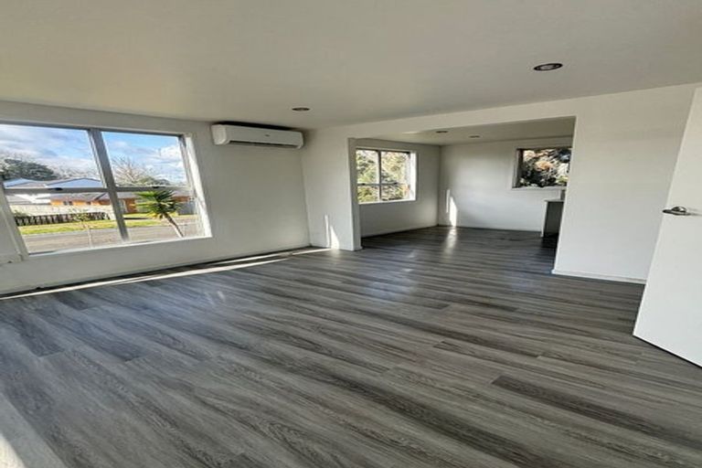 Photo of property in 2 Arnhem Place, Pukekohe, 2120