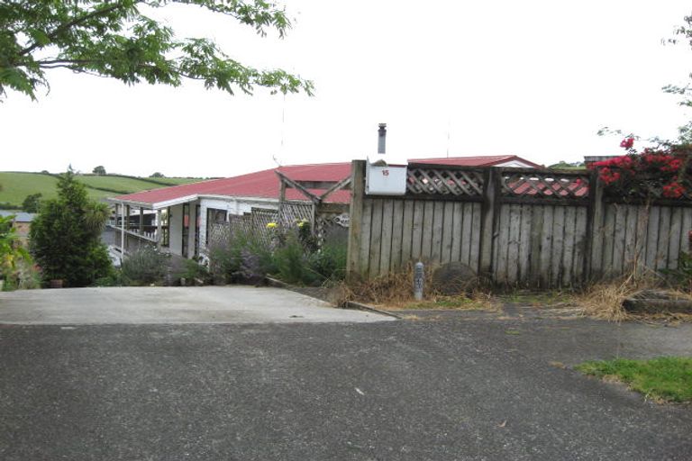 Photo of property in 15 Hawke Place, Pukekohe, 2120