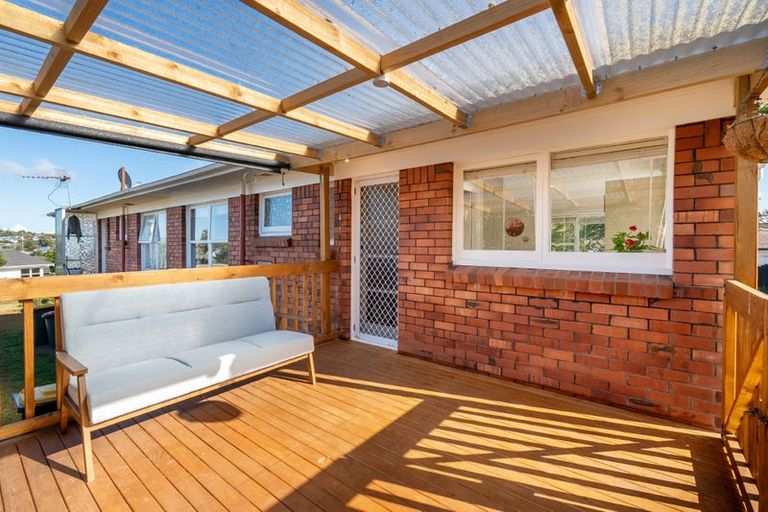 Photo of property in 28a Sunnynook Road, Sunnynook, Auckland, 0620