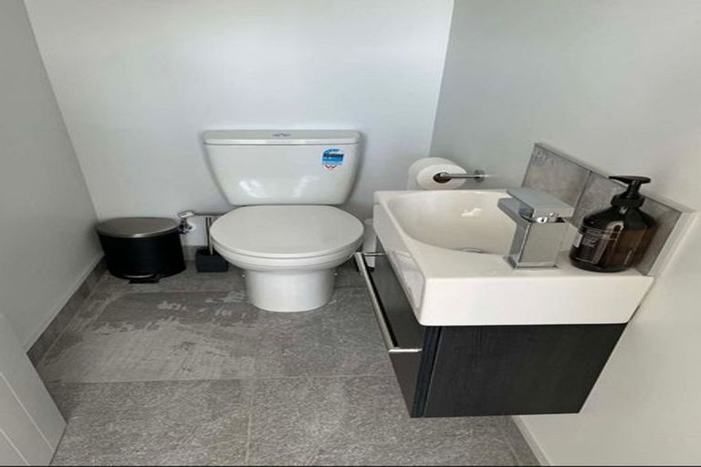 Photo of property in 6 Madeira Close, Whitby, Porirua, 5024
